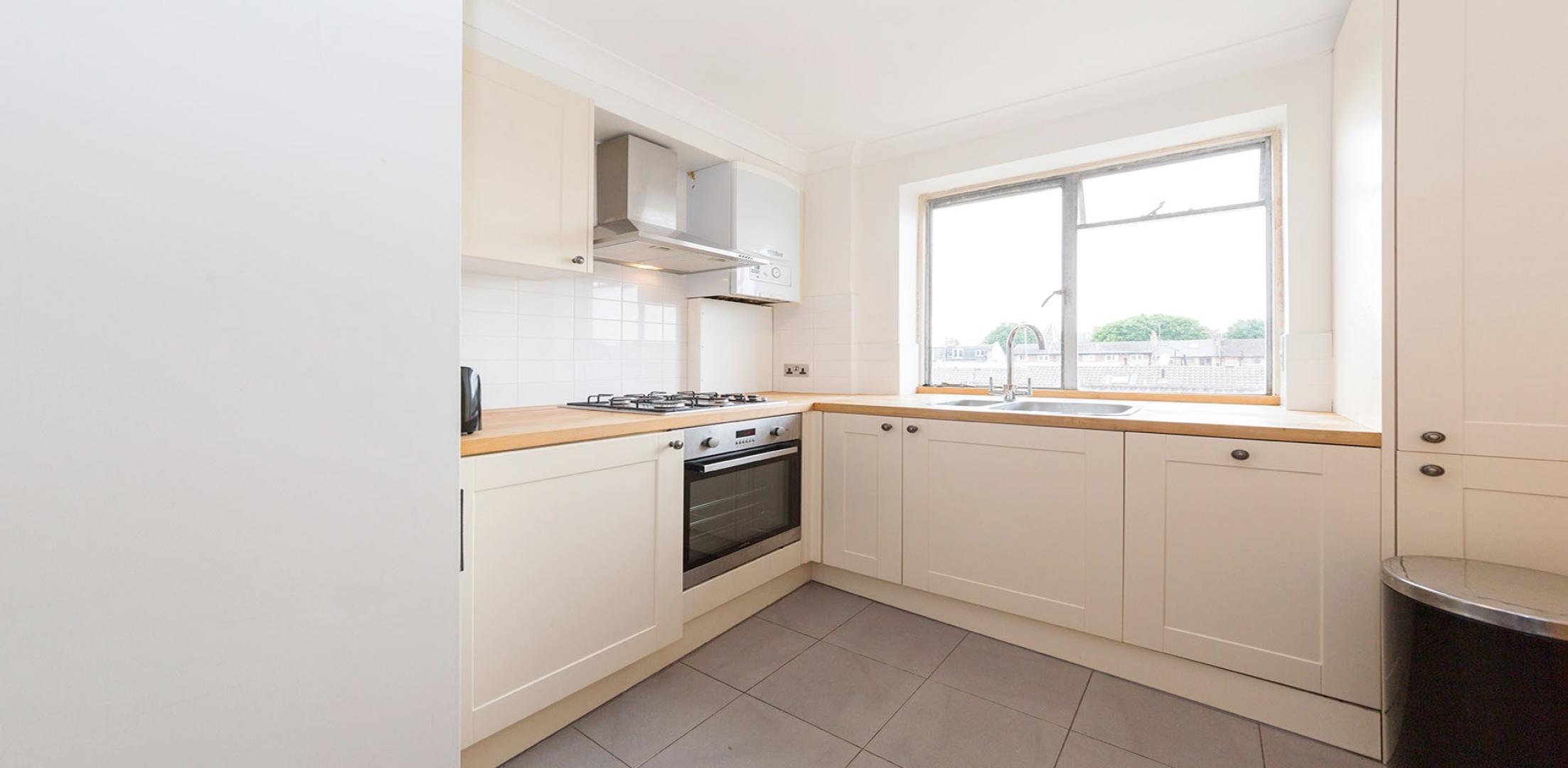 			3 Bedroom, 1 bath, 1 reception Apartment			 Fairfax Rd, SOUTH HAMPSTEAD / SWISS COTTAGE